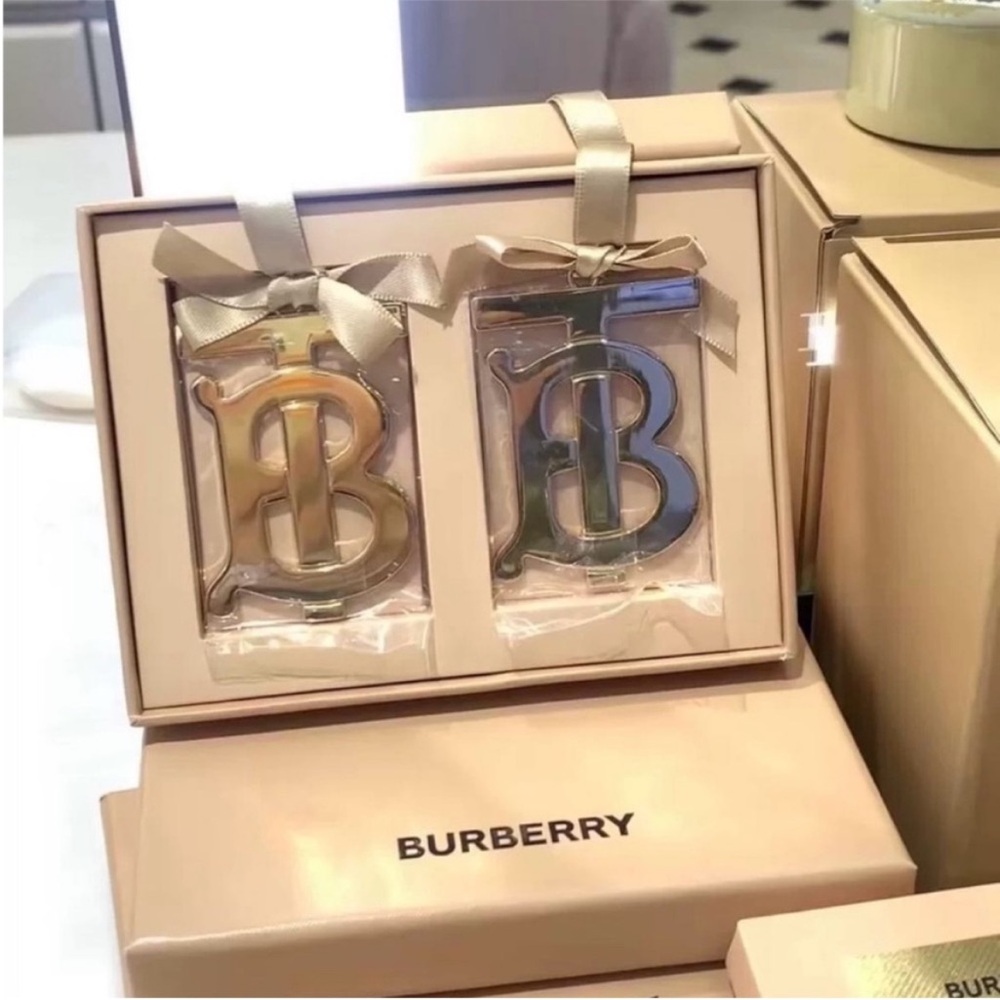Burberry beauty gift charms set - Picture 1 of 10